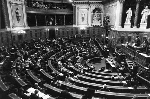 Le Sénat, une assemblée parlementaire à suffrage indirect